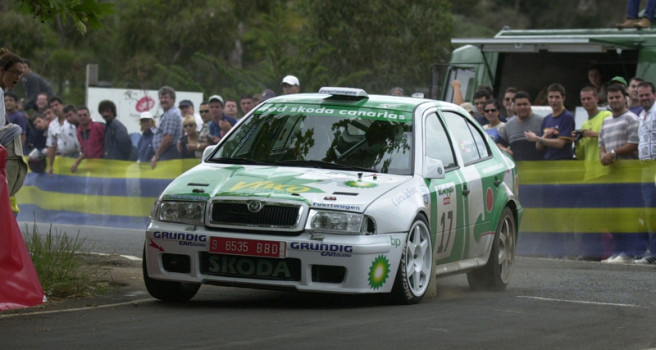 Raúl Quesada y Toñi Ponce comparten volante en un Octavia kit car
