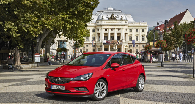 Nuevo Opel Astra-nómico, líder compacto en conectividad