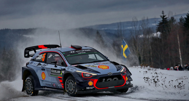 Neuville intratable sobre la nieve en Suecia Neuville intratable sobre la nieve en Suecia
