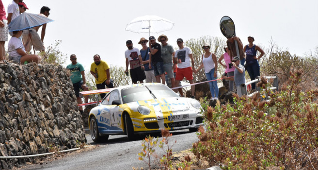 Enrique Cruz encamina el Autonómico de Rallys Enrique Cruz encamina el Autonómico de Rallys