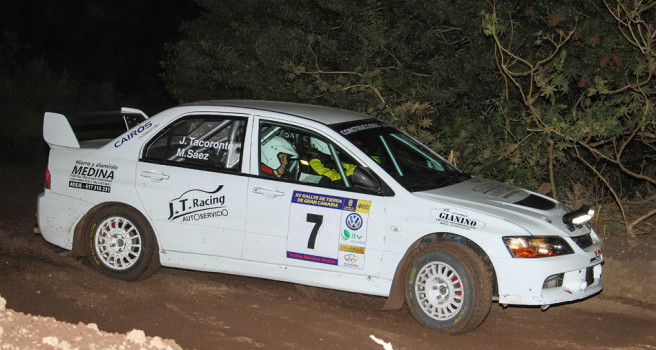Jesús Tacoronte y María Sáez lideran el Rally Tierra Gran Canaria Jesús Tacoronte y María Sáez lideran el Rally Tierra Gran Canaria