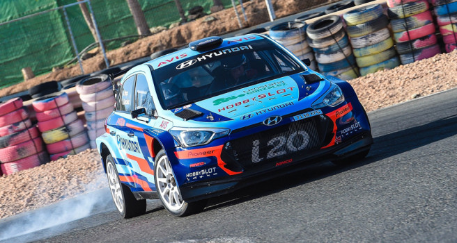 Toñi Ponce y el Hyundai R5. Tests en el circuito de Maspalomas Toñi Ponce y el Hyundai R5. Tests en el circuito de Maspalomas