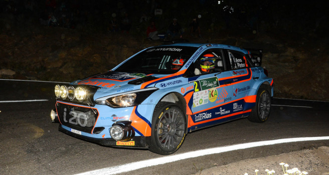 Iván Ares lidera una emocionante noche en Adeje Iván Ares lidera una emocionante noche en Adeje