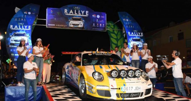 Enrique Cruz lidera el Rally Isla Bonita tras dos tramos nocturnos
