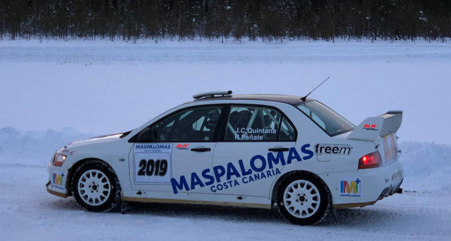Juan Carlos Quintana rueda sobre nieve en Finlandia