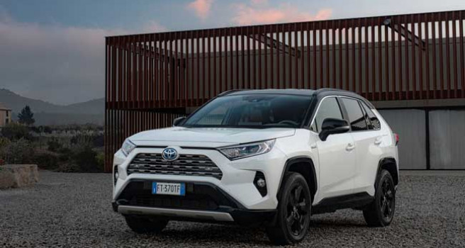 El nuevo RA4 ya está disponible en Toyota Canarias. Elegante y urbano El nuevo RA4 ya está disponible en Toyota Canarias. Elegante y urbano