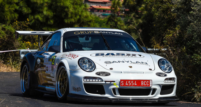 Iván Armas y Fran Vega, a lo campeón, ganan el rally decano