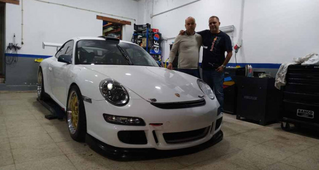 Iván Armas vende el Porsche 911 GT3-2007 a Marcos Hernández
