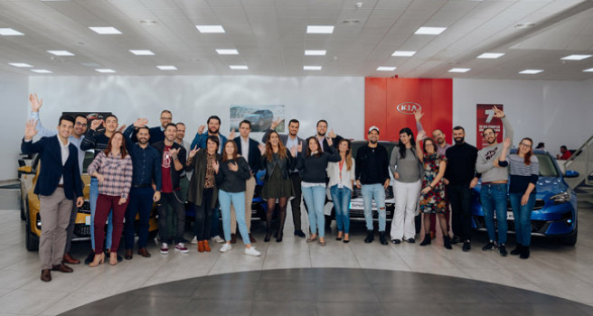 El grupo musical Efecto Pasillo se mueve al ritmo de KIA Canarias El grupo musical Efecto Pasillo se mueve al ritmo de KIA Canarias