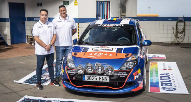 Domi Guerra- Santi González presentan el Clio N2, junto a Cris Ravelo Domi Guerra- Santi González presentan el Clio N2, junto a Cris Ravelo