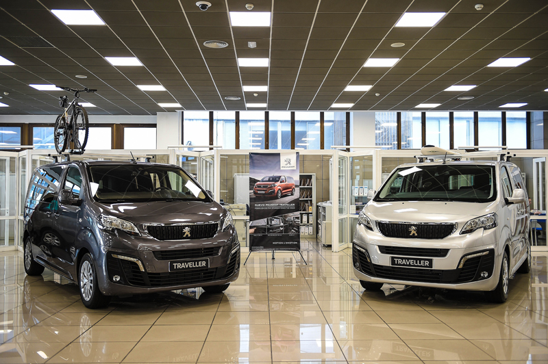 Peugeot Traveller, confort y conectividad en versiones de 5 a 9 plazas
