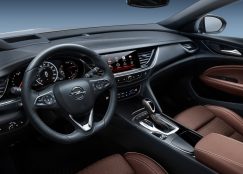 Opel-Insignia_Country_Tourer-2018-1280-03